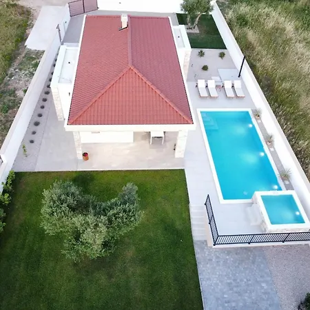 House Jure With Private Pool * Brkic