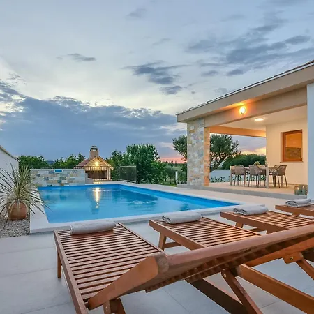 House Jure With Private Pool Brkic
